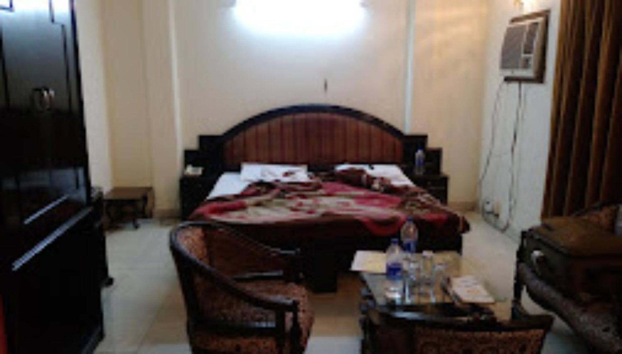 Hotel Punjab , Saharanpur Eksteriør billede